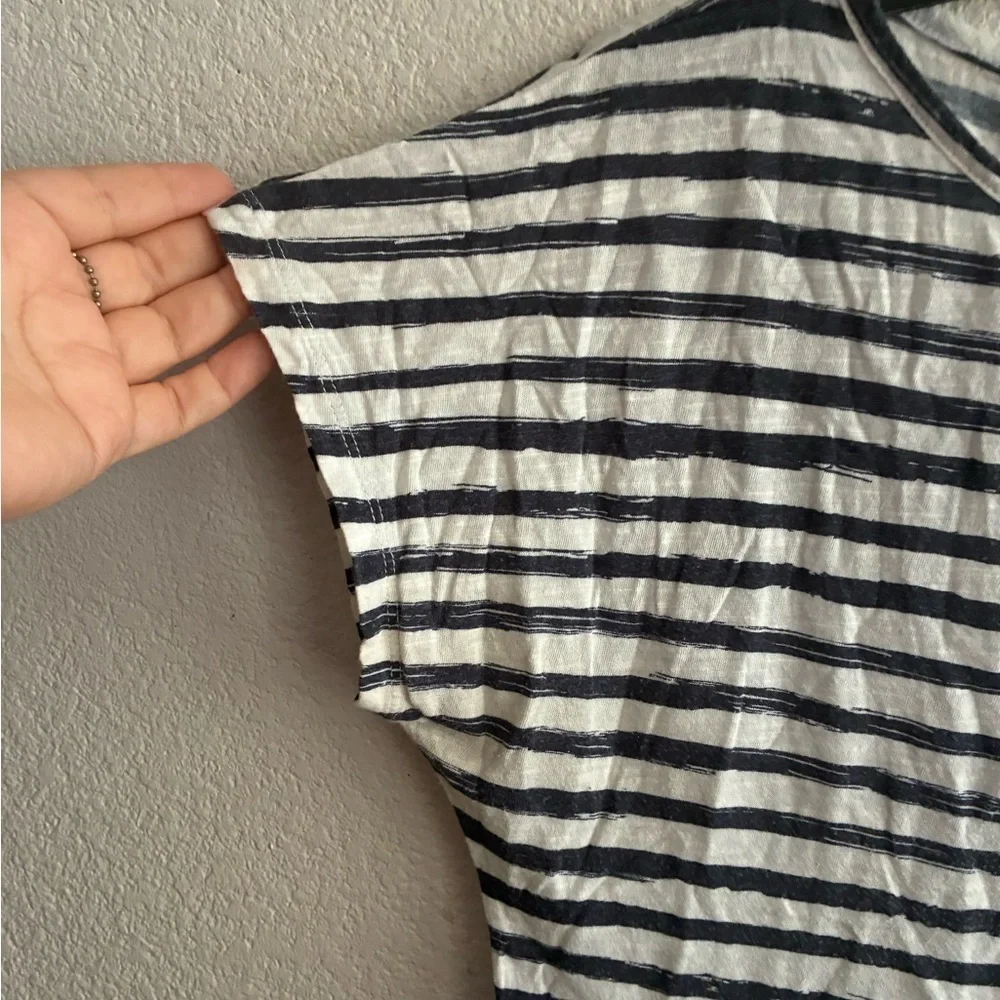 💥Michael Kors Navy & White Tie Front Blouse S